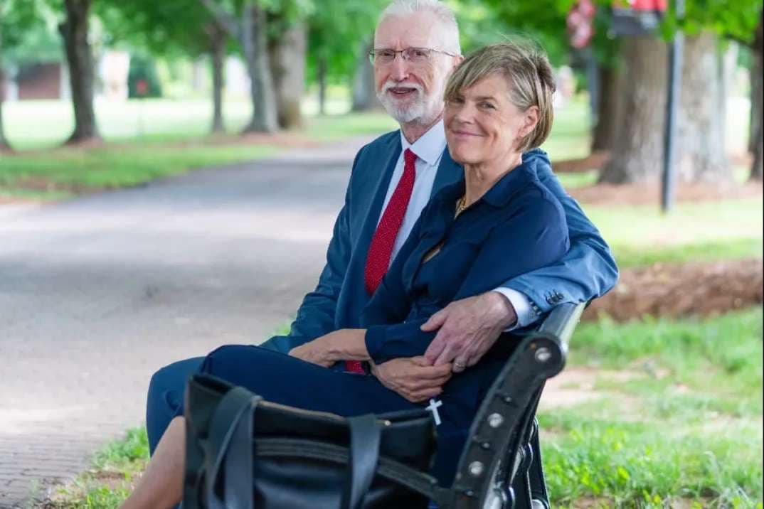 Cardinal Newman Society awards former Belmont Abbey president for school's growth, Catholic identity