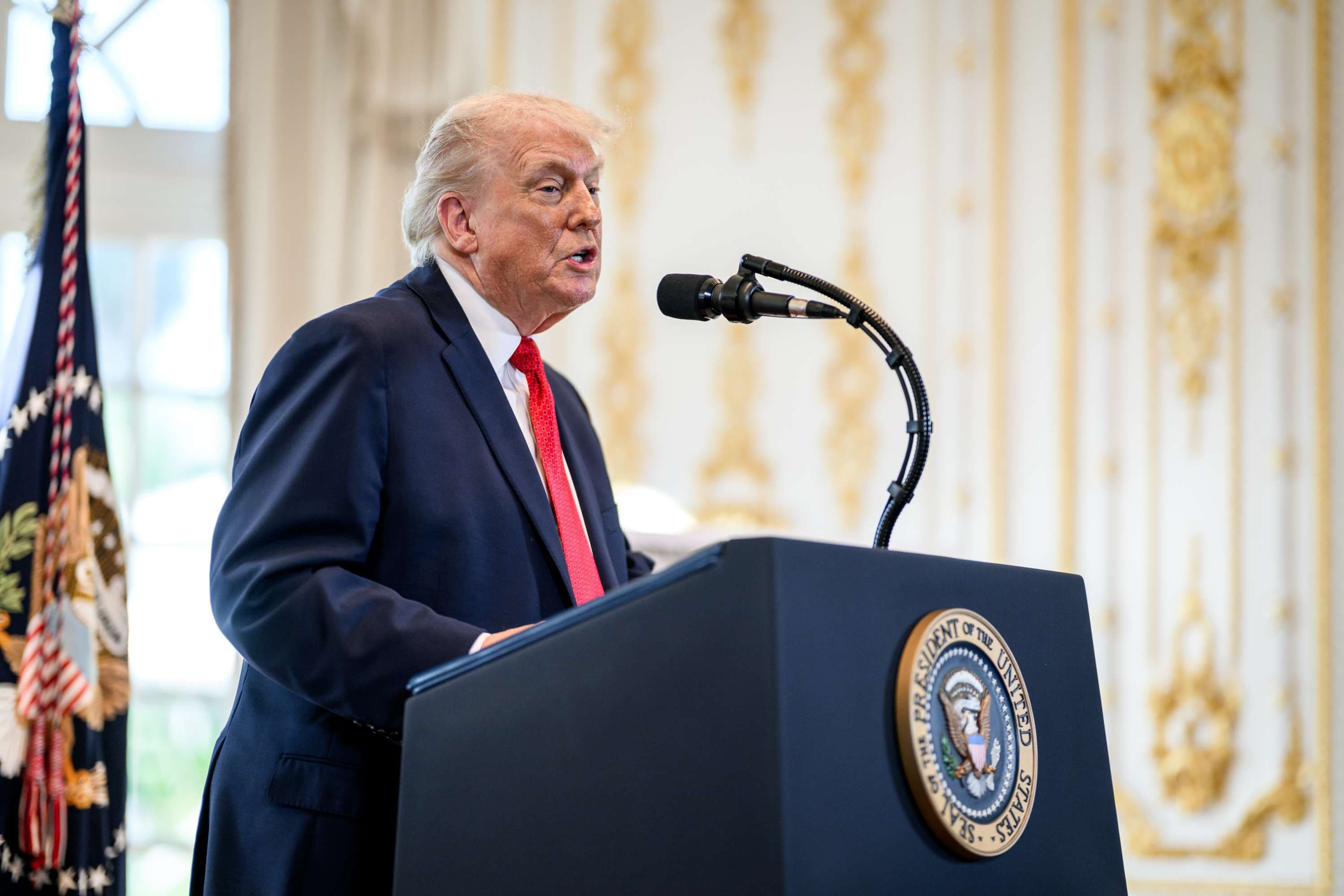 Report: Trump net approval sinks to low of -19, driven by war and economic concerns