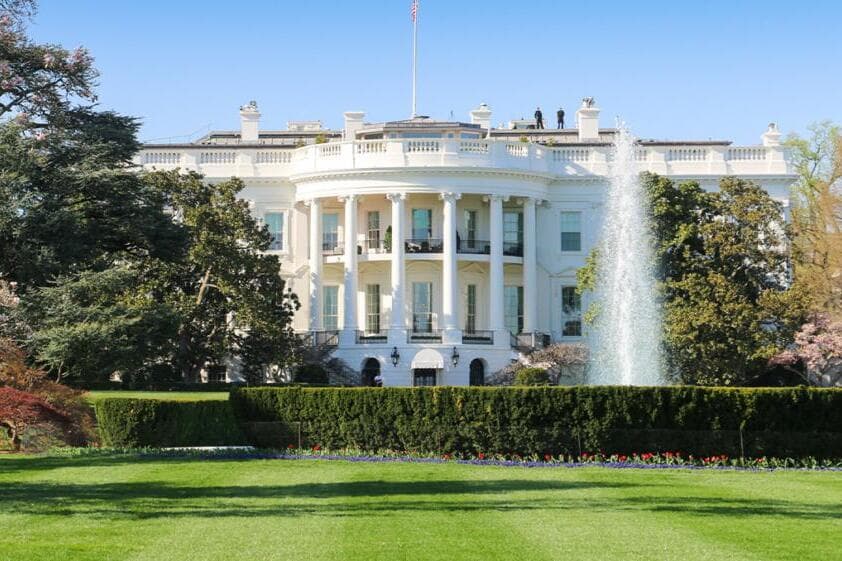Suspect in White House shooting had prior arrests, mental health concerns