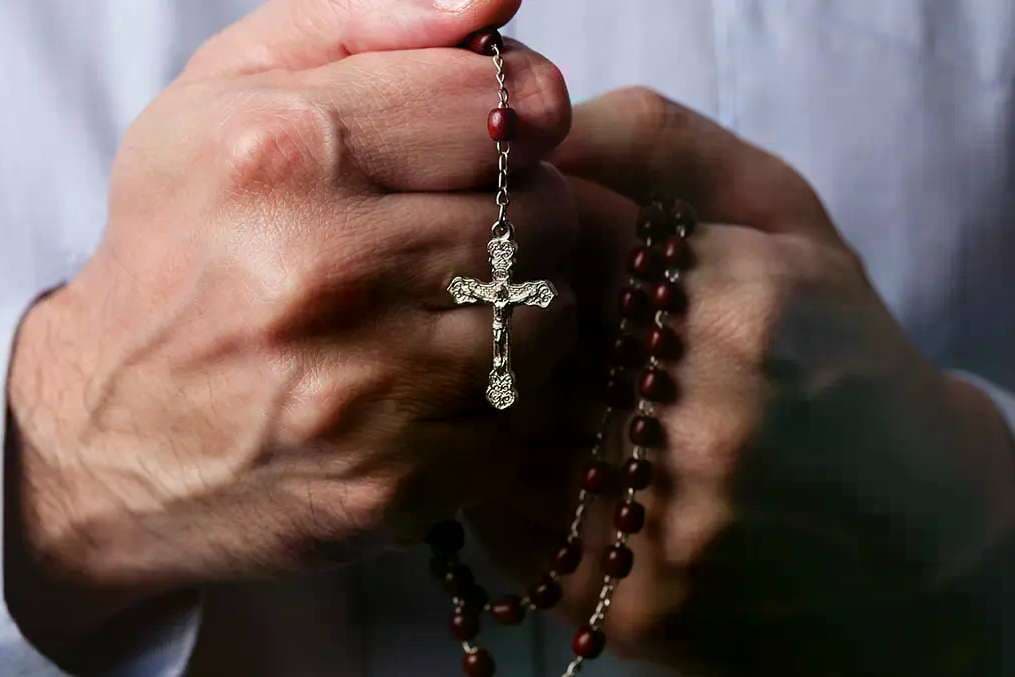 Los Angeles archbishop urges Catholics to renew commitment to the Rosary in troubled times