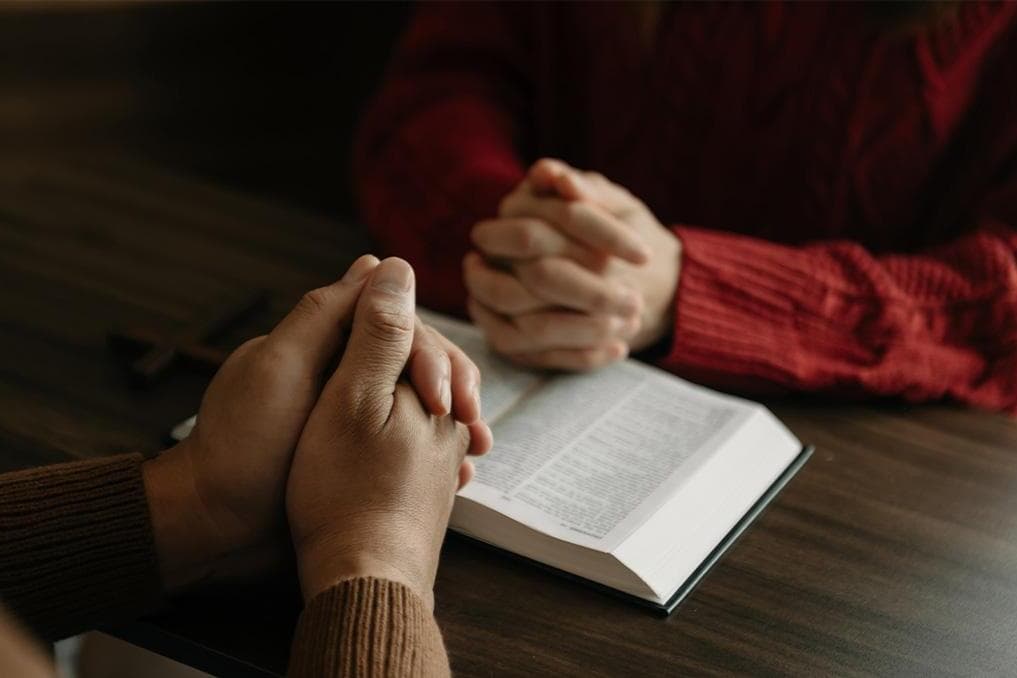 AP poll: Majority of Americans support public school chaplains