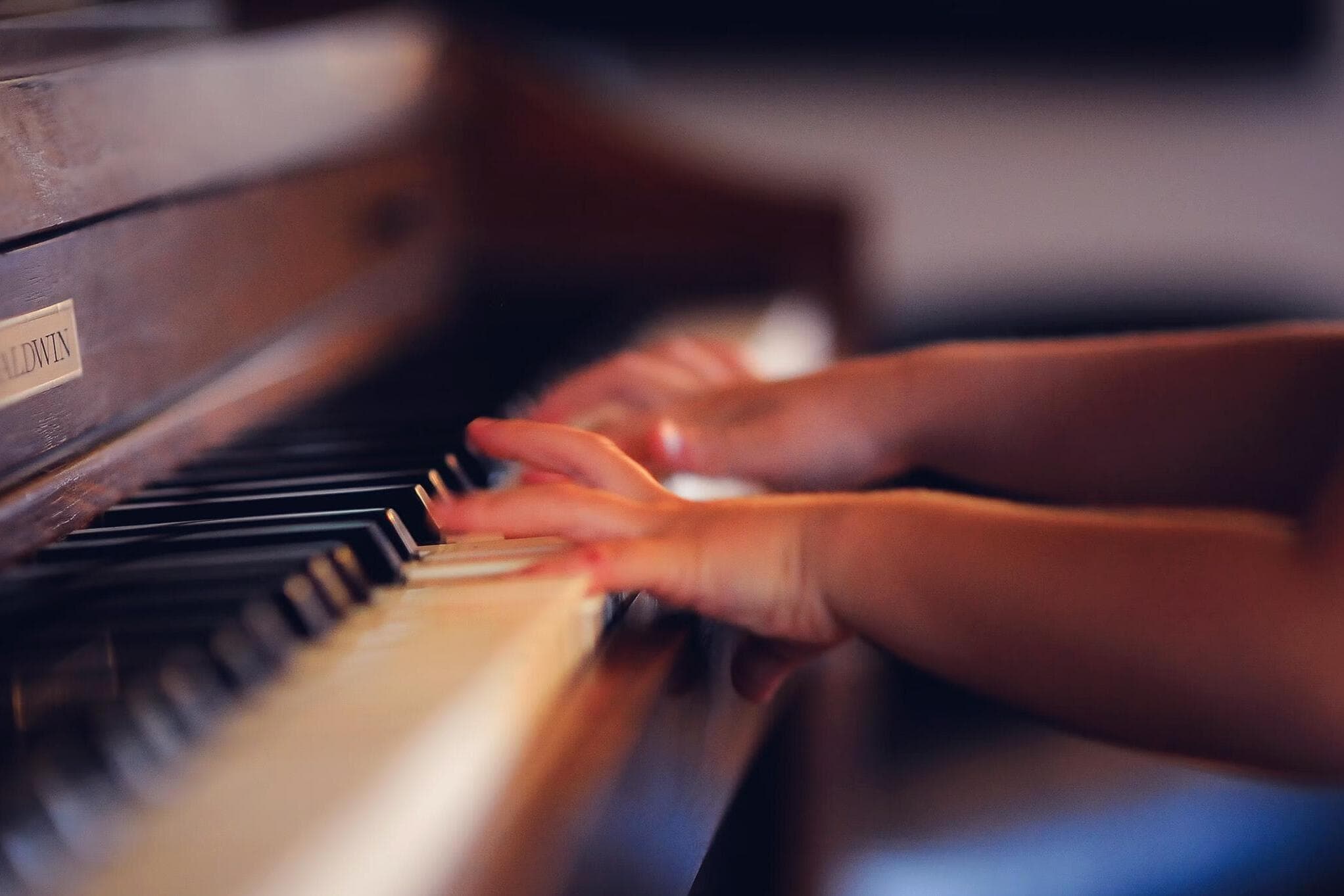 5 Joyful ways to integrate music into family life