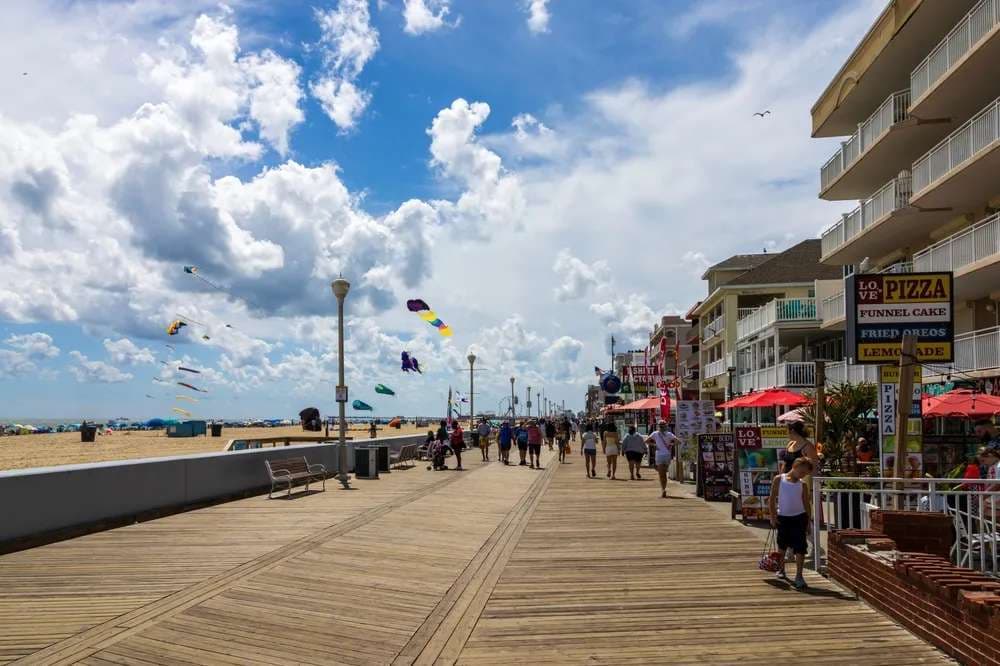 ‘Hope that the seeds planted’: Eucharistic pilgrim encounters 2 young men in need of prayer on Ocean City boardwalk