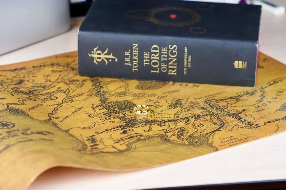 Substack spotlights wisdom from Tolkien and Pope Leo for ‘bystanders’ in the age of AI