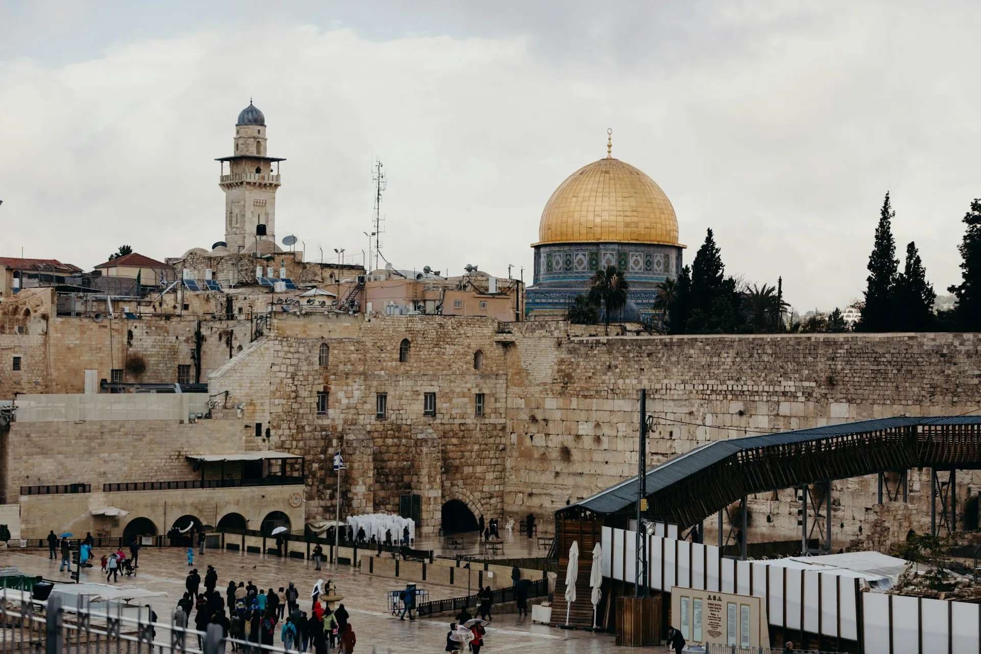 Cardinal Pizzaballa calls Christians to hope amid Holy Land violence
